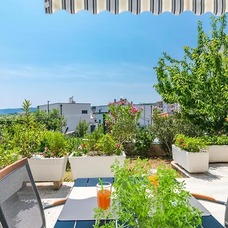 Milka A4 Apartment Krk Town